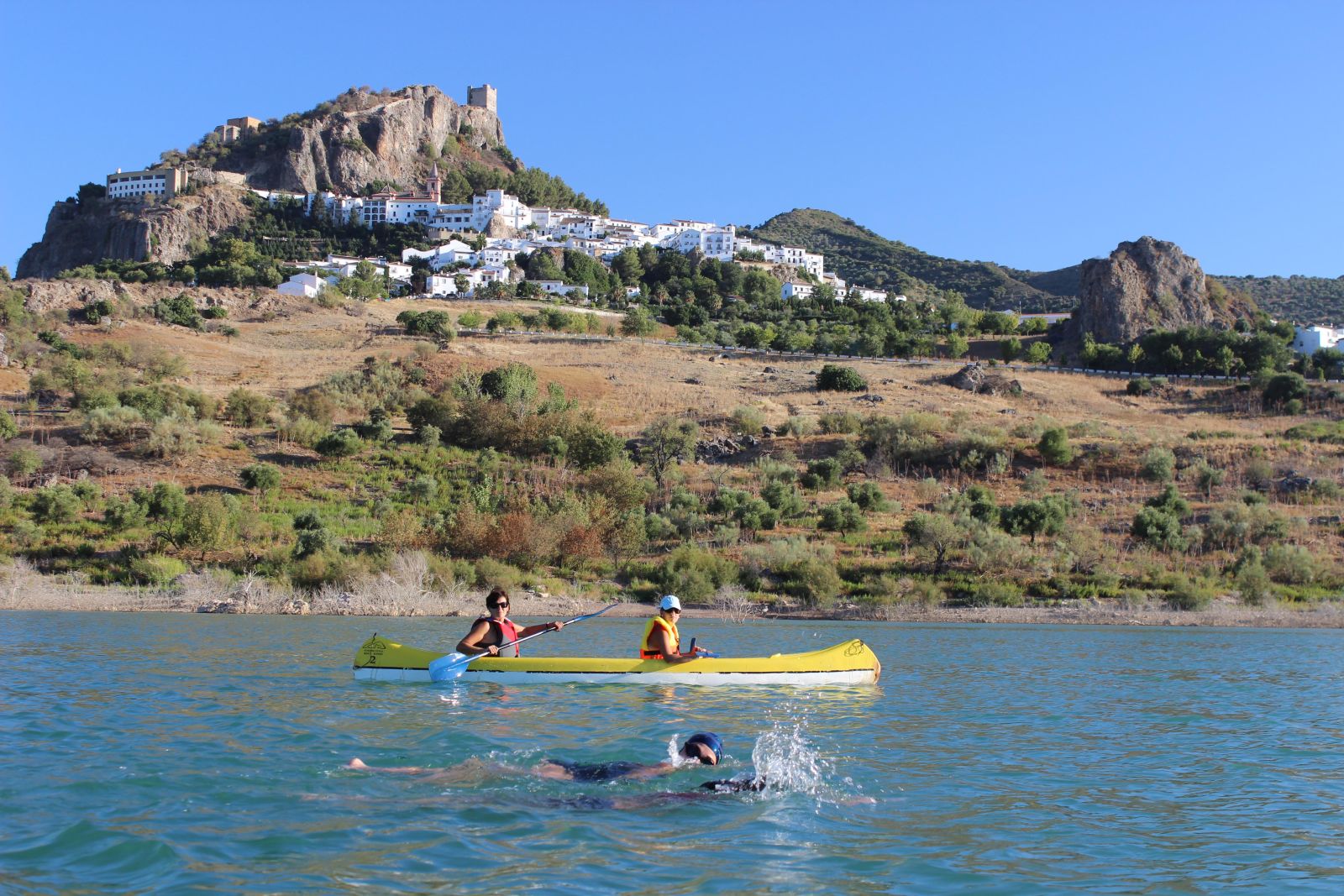 Actividades en el embalse. Kayacs, natación, etc..